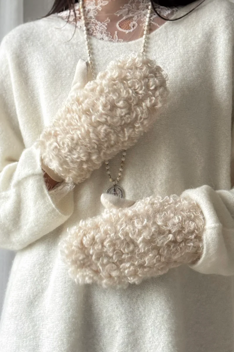 Livia lapaset, cream