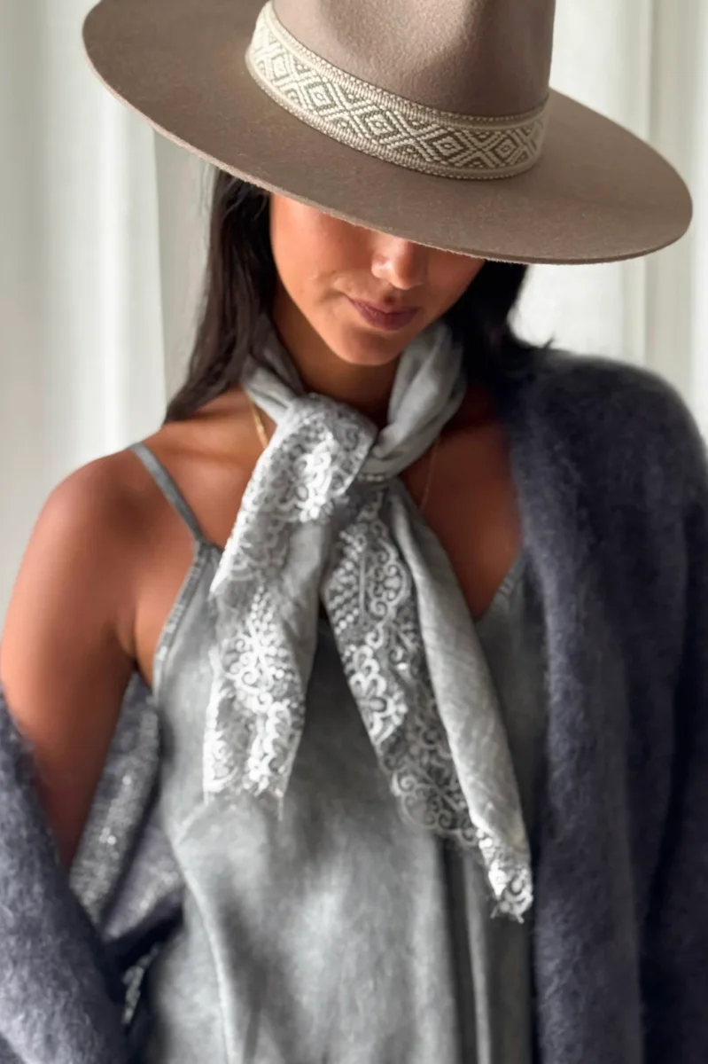 Lacey huivi, harmaa - Image 2